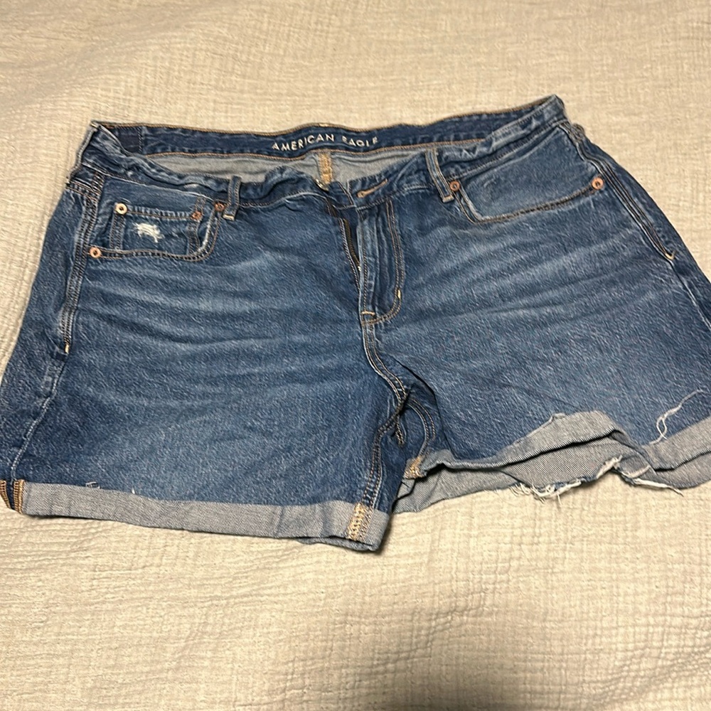 American Eagle women’s denim shorts